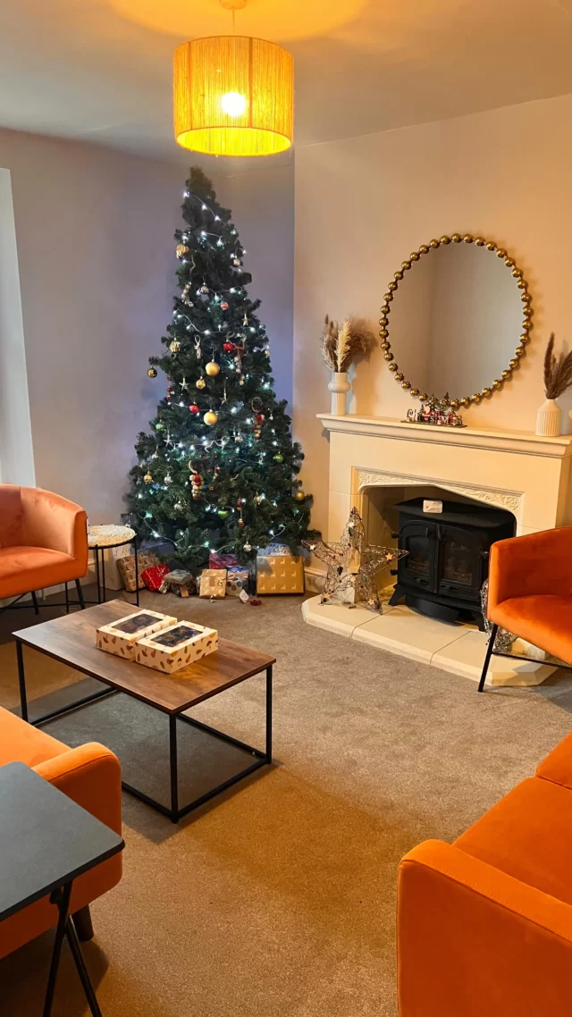 🔨🧡Transformation Tuesday🧡🔨

Today our staff room has officially finished its renovations. We now have a beautiful, cosy space to sit and relax at lunch time. 

Stay tuned for a practice tour as renovations are carried out across the building🪜 

Thank you to everyone who has helped with the renovations, building of furniture and everything in between we are over the moon✨🌙

#newness #abbeymead #renovations #transformationtuesday #tavistock #staffroom #cosyvibesonly